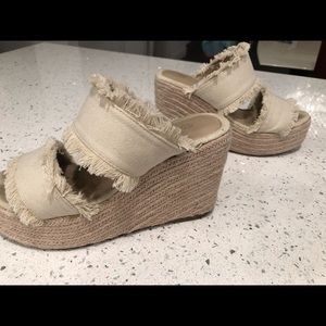 Off white fringed wedges